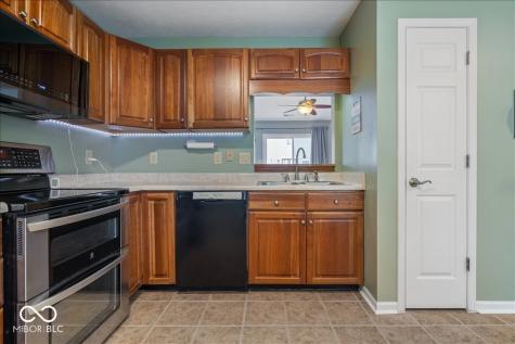 937 Barnwell Way Indianapolis IN 46217