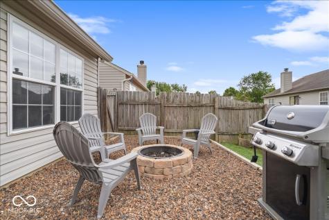 937 Barnwell Way Indianapolis IN 46217
