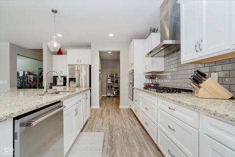 9587 Summerton Drive Fishers IN 46037