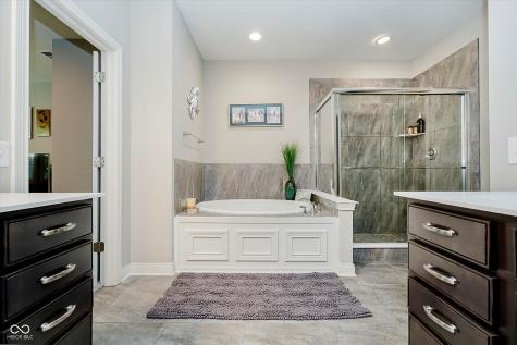 9587 Summerton Drive Fishers IN 46037