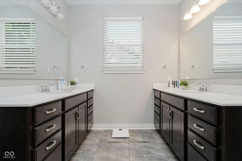 9587 Summerton Drive Fishers IN 46037