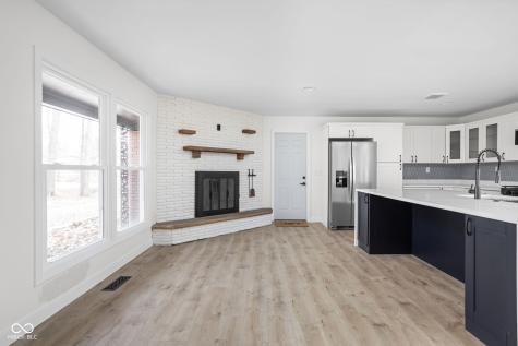 9114 Crestview Drive Indianapolis IN 46240