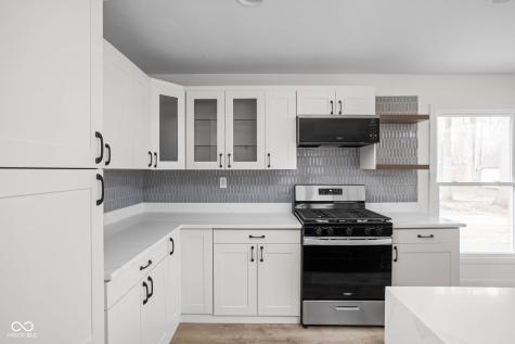 9114 Crestview Drive Indianapolis IN 46240