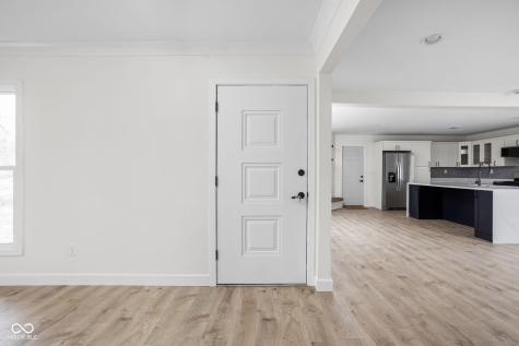 9114 Crestview Drive Indianapolis IN 46240