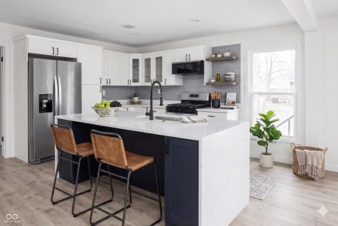 9114 Crestview Drive Indianapolis IN 46240