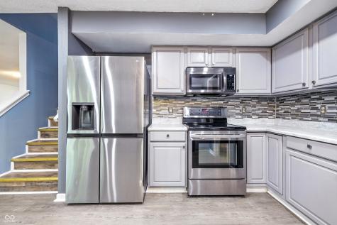 4223 Kestrel Court Indianapolis IN 46254