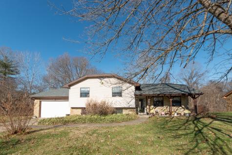5232 W Quan Wae Drive Columbus IN 47201