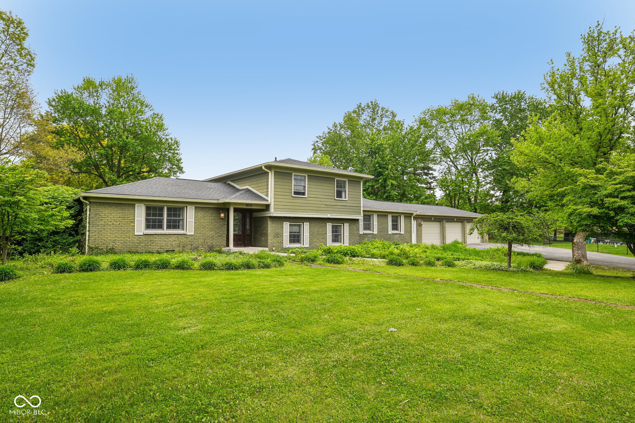 8836 Briarclift Road Indianapolis IN 46256