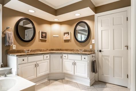 665 Nottingham Court Carmel IN 46032