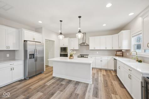 4556 W Lakeway Drive New Palestine IN 46163