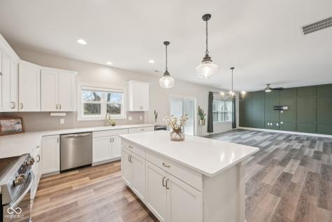 4556 W Lakeway Drive New Palestine IN 46163