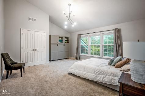 11667 Shadowwood Court Zionsville IN 46077