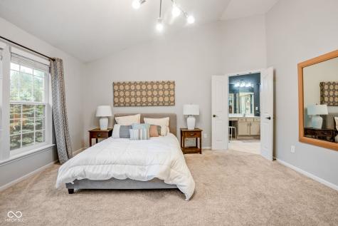 11667 Shadowwood Court Zionsville IN 46077