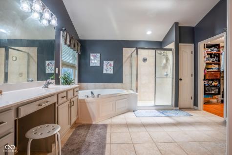 11667 Shadowwood Court Zionsville IN 46077