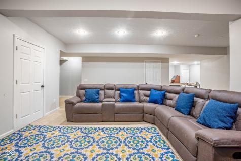 11667 Shadowwood Court Zionsville IN 46077