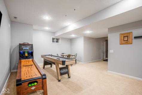 11667 Shadowwood Court Zionsville IN 46077