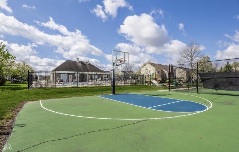 11667 Shadowwood Court Zionsville IN 46077