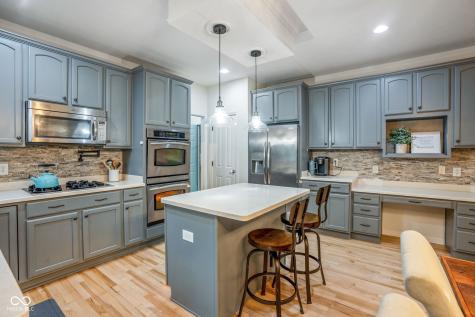 11667 Shadowwood Court Zionsville IN 46077