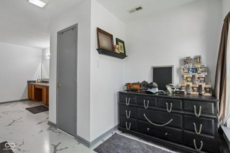 5560 Noble Drive Indianapolis IN 46234