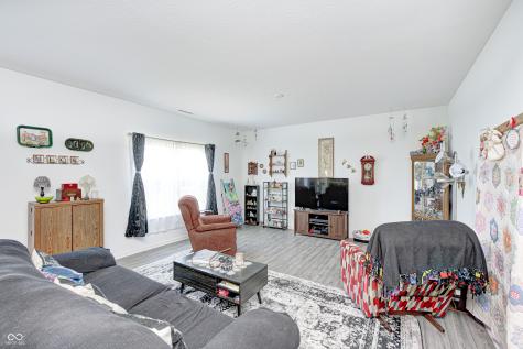 1794 N Clearwater Drive Greenfield IN 46140