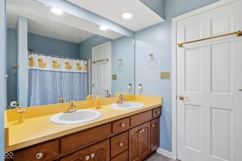 10649 Windjammer Circle Indianapolis IN 46236