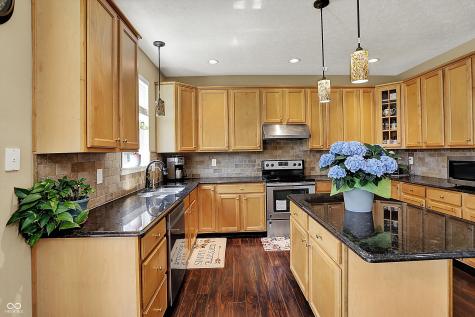 5549 Dill Court Indianapolis IN 46237