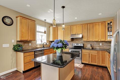 5549 Dill Court Indianapolis IN 46237