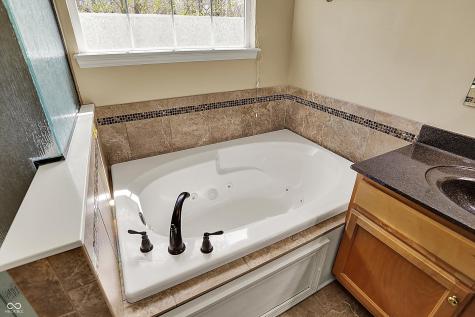 5549 Dill Court Indianapolis IN 46237