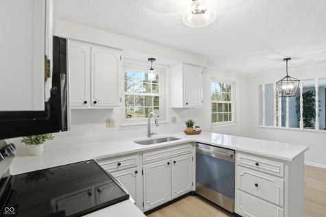 744 Sunblest Boulevard Fishers IN 46038