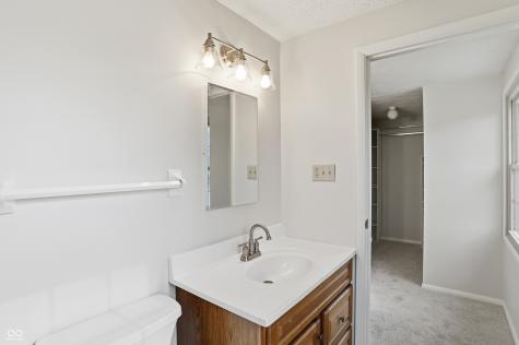 744 Sunblest Boulevard Fishers IN 46038