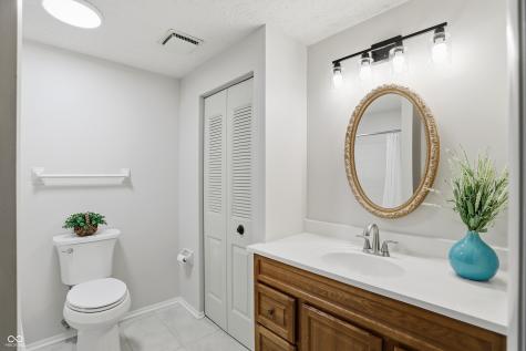 744 Sunblest Boulevard Fishers IN 46038