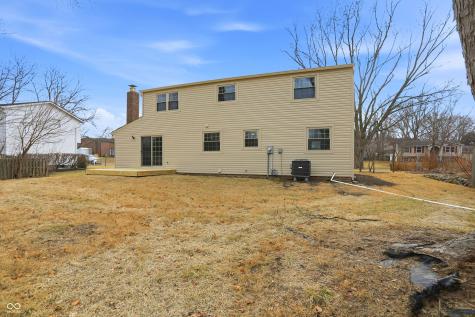 744 Sunblest Boulevard Fishers IN 46038