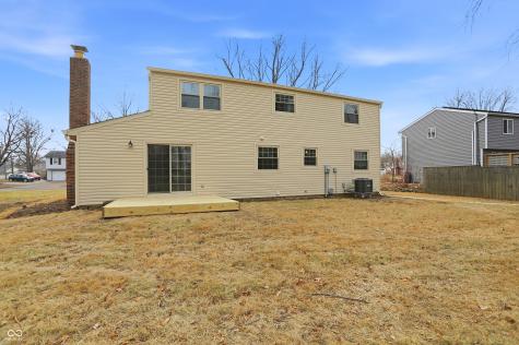 744 Sunblest Boulevard Fishers IN 46038