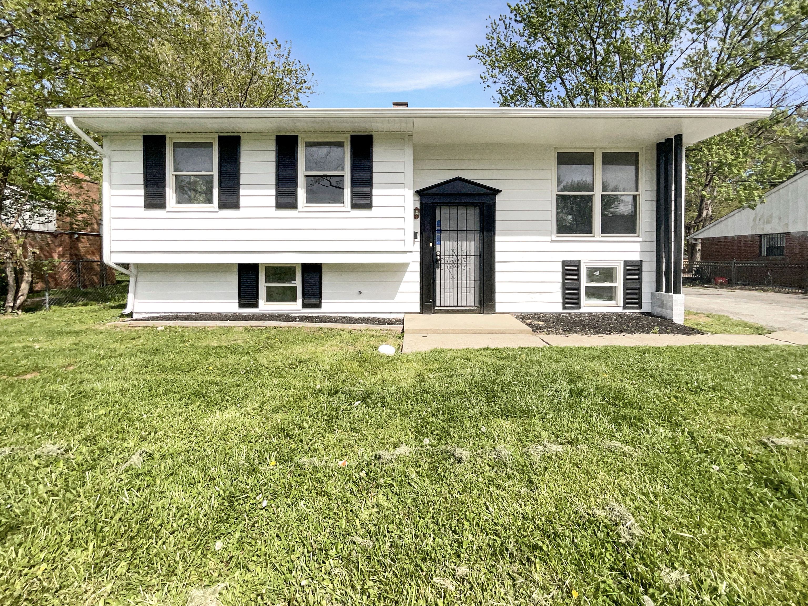 3949 Eisenhower Drive Indianapolis IN 46254