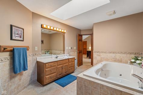 8304 W Mulligan Lane Columbus IN 47201