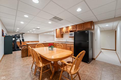 8304 W Mulligan Lane Columbus IN 47201