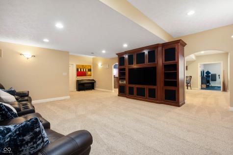 5281 Oakbrook Drive Plainfield IN 46168