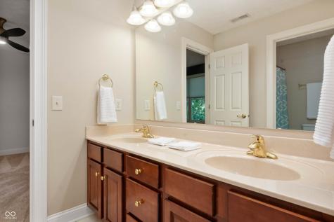 5281 Oakbrook Drive Plainfield IN 46168