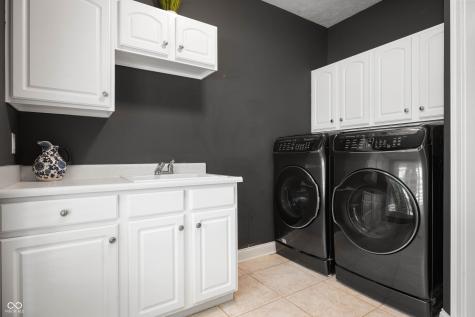 5281 Oakbrook Drive Plainfield IN 46168