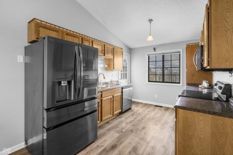 1615 Thresher Drive Columbus IN 47201