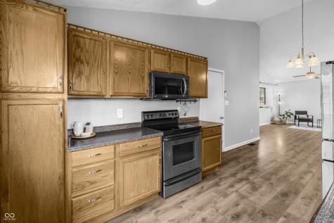 1615 Thresher Drive Columbus IN 47201