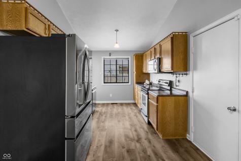 1615 Thresher Drive Columbus IN 47201