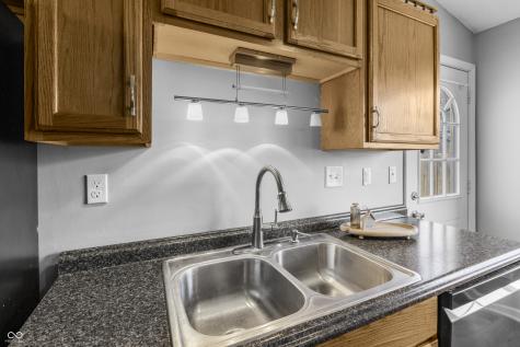 1615 Thresher Drive Columbus IN 47201