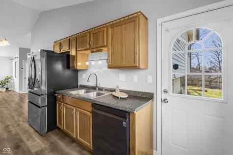 1615 Thresher Drive Columbus IN 47201