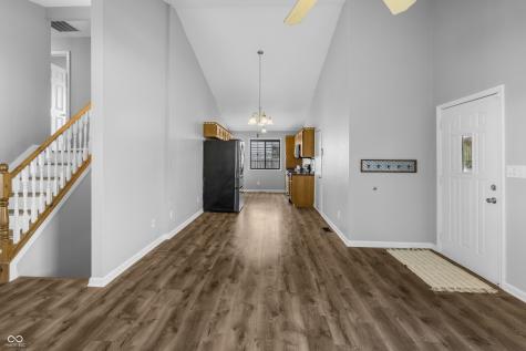 1615 Thresher Drive Columbus IN 47201