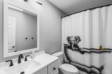 1615 Thresher Drive Columbus IN 47201