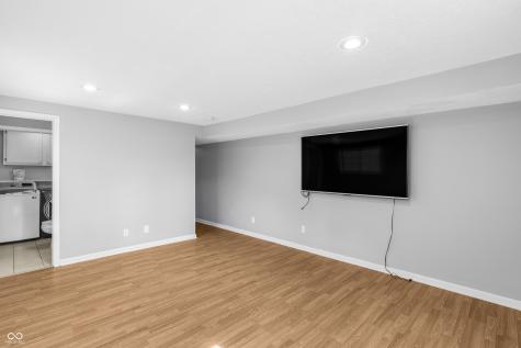 1615 Thresher Drive Columbus IN 47201