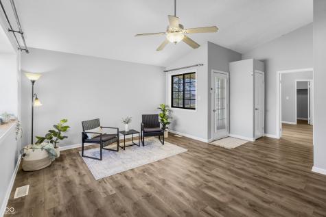 1615 Thresher Drive Columbus IN 47201