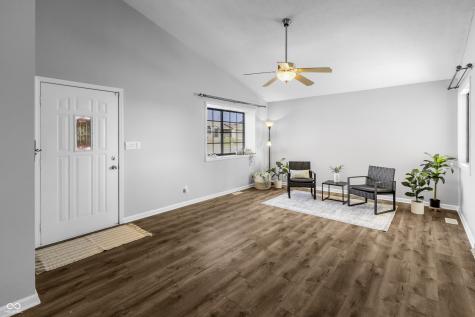 1615 Thresher Drive Columbus IN 47201