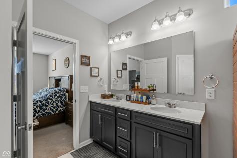 5807 Walkabout Way Brownsburg IN 46112